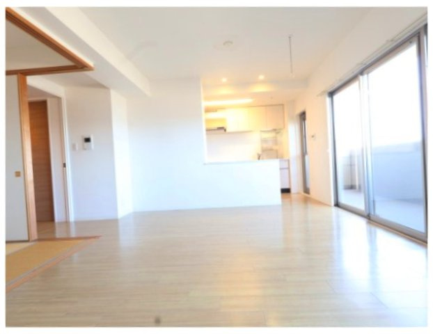 アルファスマート東福原の居間・リビング|15.8帖のLDK