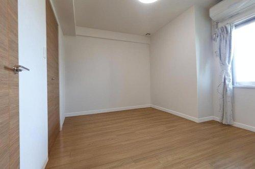 アルファスマート東福原の洋室|洋室