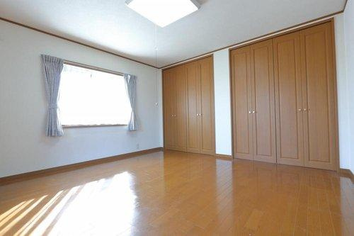 松江市古志原1丁目のその他|2階主寝室