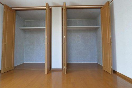 松江市古志原1丁目の収納|2階主寝室　クローゼット