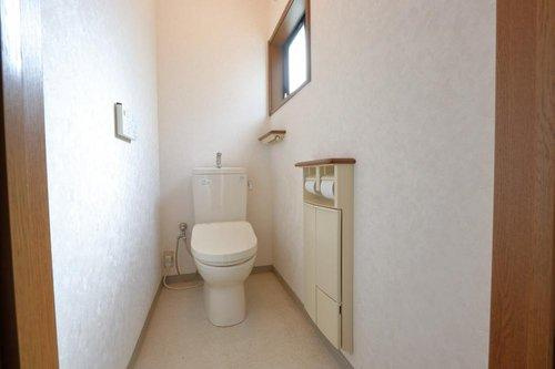 松江市古志原1丁目のトイレ|トイレは1階と2階の2ヶ所に設置されており、ご家族が多くても朝の混雑を気にせず、スムーズに利用できます。