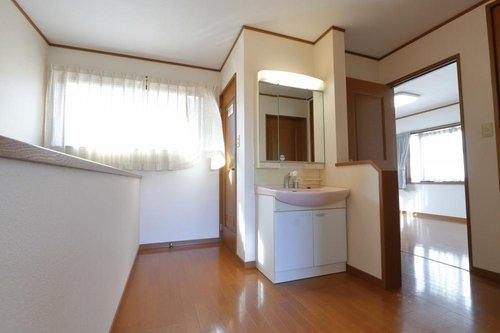 松江市古志原1丁目の洗面所|2階にも洗面があり便利です！