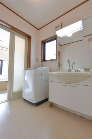 松江市古志原1丁目の独立洗面台