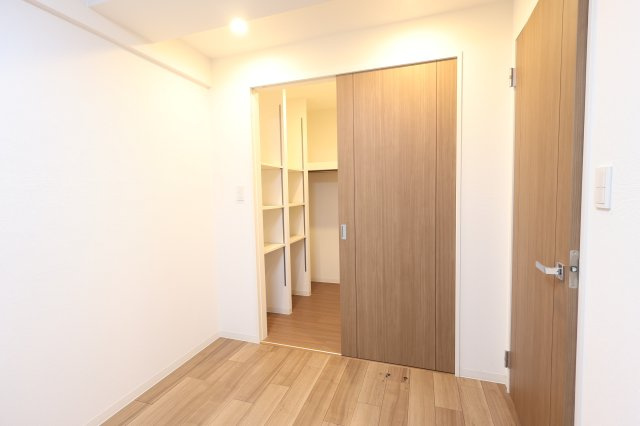 アルファスマート観音寺新町の玄関|ウォークインクローゼット！