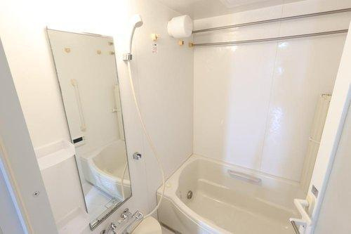 アルファステイツ東福原の浴室|浴室乾燥機付きなので雨の日のお洗濯も安心です！