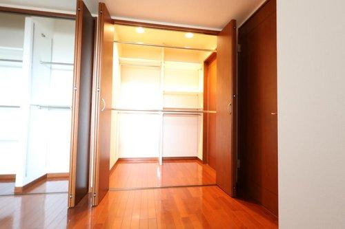 アルファステイツ東福原の収納|洋室6帖　ウォークインクローゼット