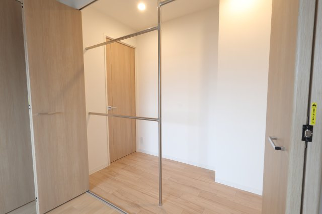 アルファスマート西福原けやき通りの収納|洋室5.8帖
クローゼット！