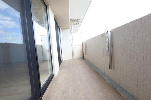 アルファスマート旗ヶ崎のバルコニー