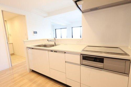 アルファスマート旗ヶ崎のキッチン|食洗器付きなので家事の時間短縮に
繋がります！