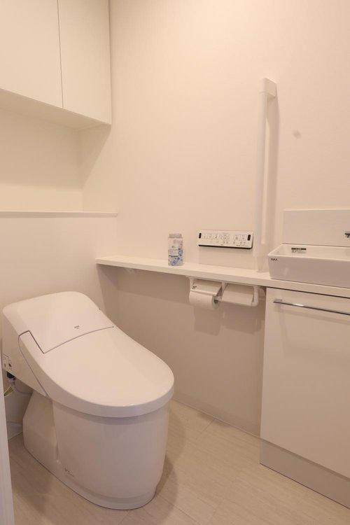 アルファステイツ上乃木のトイレ|手洗いキャビネット付きトイレです