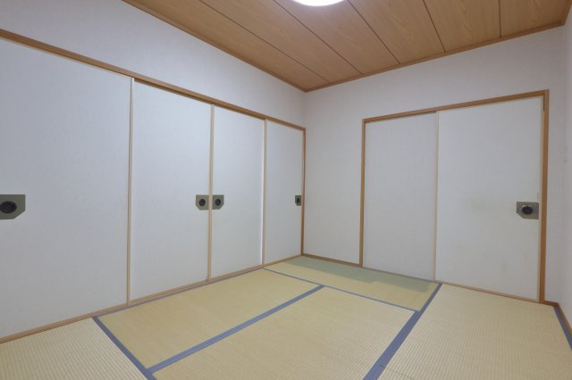 サーパス美保公園の和室|リビング横にある6帖和室！