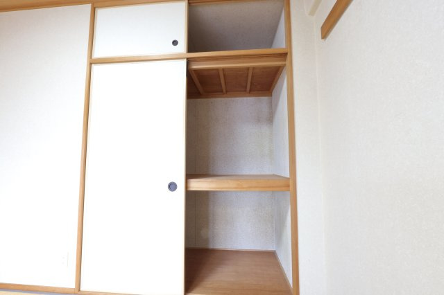 サーパス美保公園の収納|和室の収納