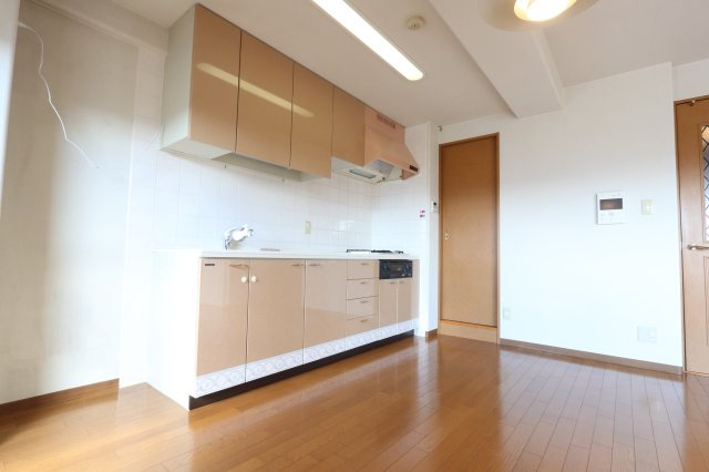 サーパス美保公園のキッチン|お料理しやすいキッチンです