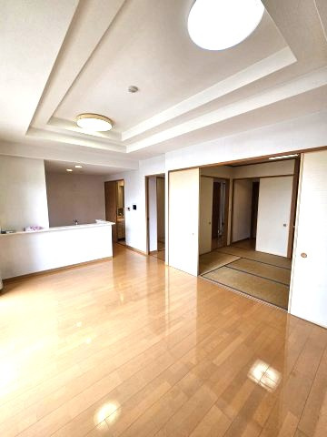 【中古マンション】サーパス青葉町の居間・リビング