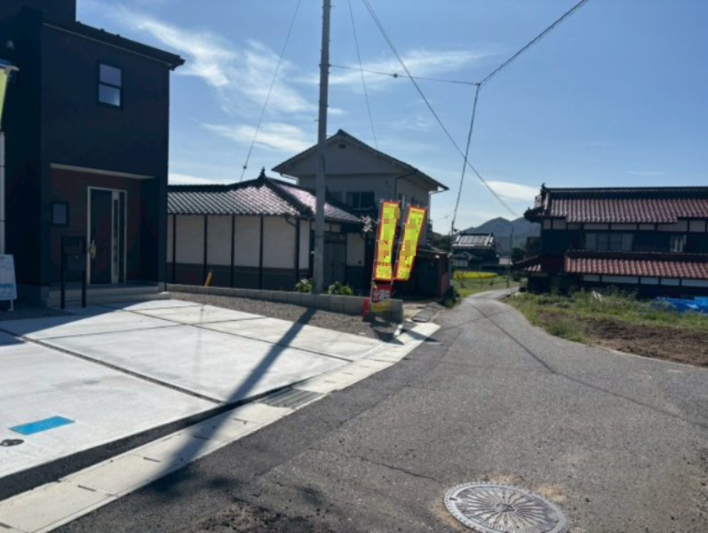 熊野町呉地1丁目の前面道路含む現地写真