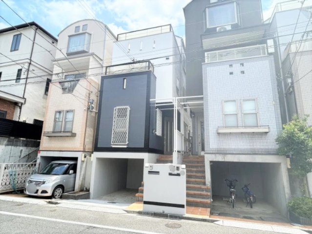 【外観】 | 【仲介手数料３９０万円が無料！！】■等々力駅１０分■フルリフォーム済み | 【仲介手数料３９０万円が無料！！】
■等々力駅１１分
■ハイグレードフルリフォーム済
■ルーフバルコニー付
■大空の景色はおすすめ
■保証付き
■内覧可