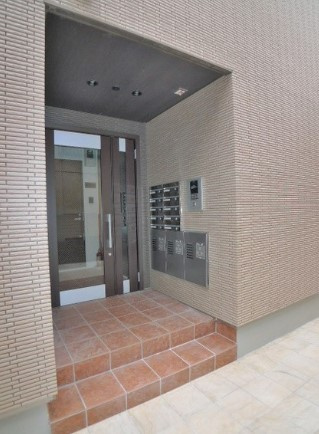 ラシーネ山光のエントランス