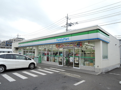 ファミリーマート厚木長谷店まで450ｍ