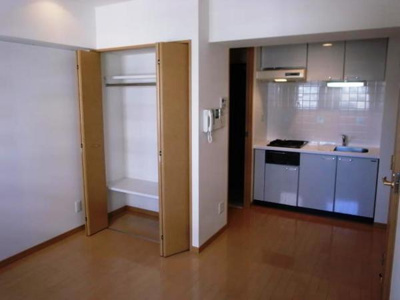 【洋室】 | コンフォリア愛宕