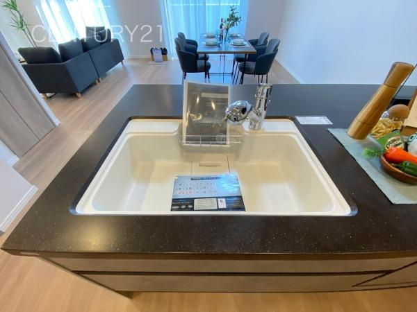 シーズガーデン桐生本町のキッチン|ビルトイン浄水器付きです。