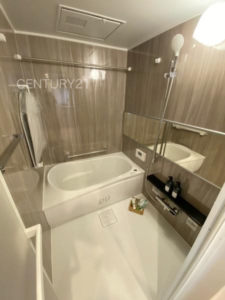 シーズガーデン桐生本町の浴室|浴室乾燥機付きで天候が悪い日でも手軽に衣類を乾燥させることができます。