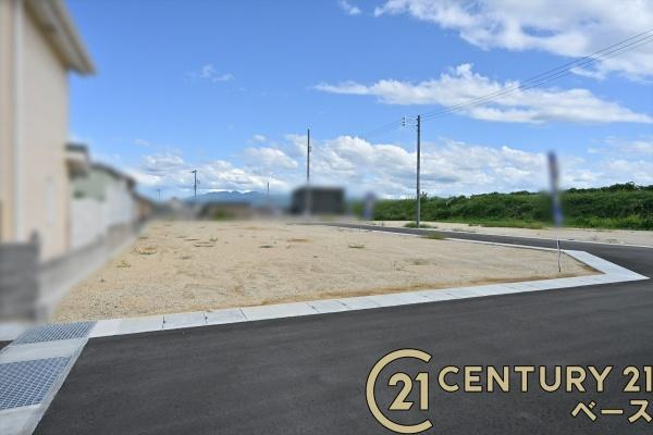 葛城市東室の売地の前面道路含む現地写真|■現地撮影写真■緑豊かな気持ちの良い住環境！