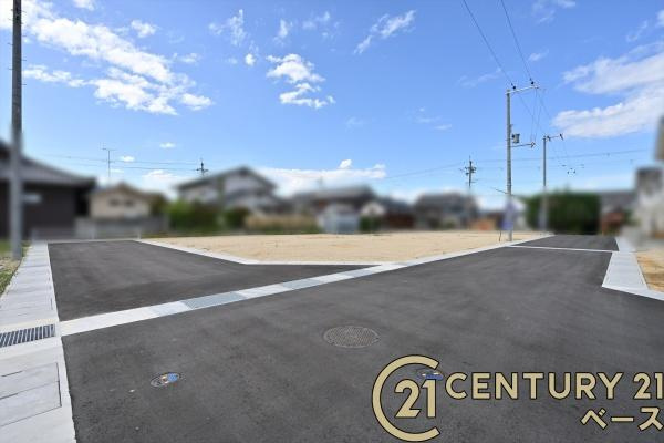 葛城市東室の売地の前面道路含む現地写真|■現地撮影写真■緑豊かな気持ちの良い住環境！