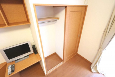 【内装】 | レオパレスおうみ | 大型クローゼットにより女性の方でも収納が安心！