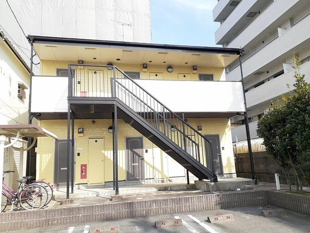 ローレル本町の外観