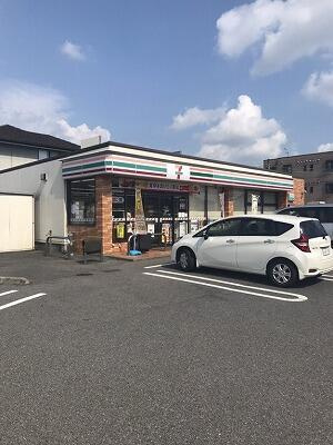 宇都宮市宝木本町　5ＬＤＫ　中古住宅の駐車場|セブンイレブン宇都宮…まで290m