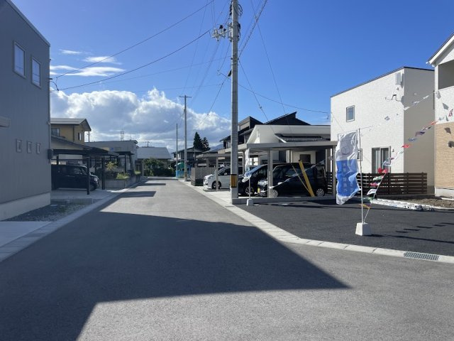 東根市六田第2【新築建売住宅】2号棟の前面道路含む現地写真|前面道路