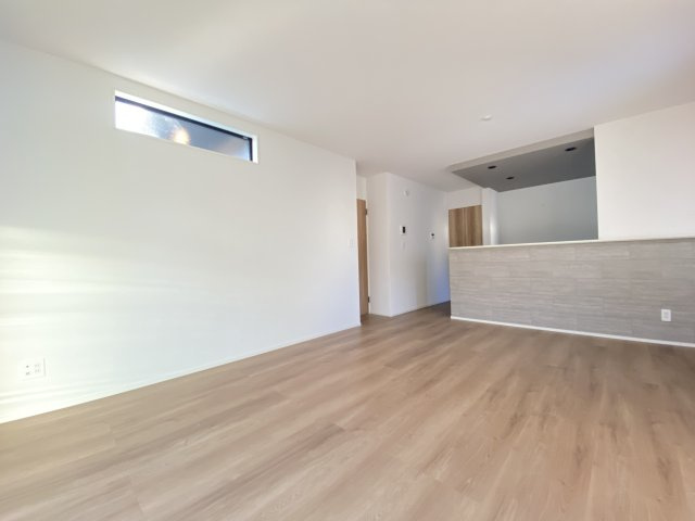 『八王子市新築戸建て』八王子市暁町3-2-5【仲介手数料無料】　　３期　の居間・リビング|～仲介手数料無料☆八王子ひなた不動産～八王子市暁町　新築戸建て