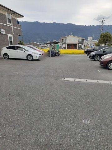 サニーリブＡ棟の駐車場