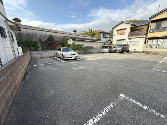 ディアス大塩の駐車場