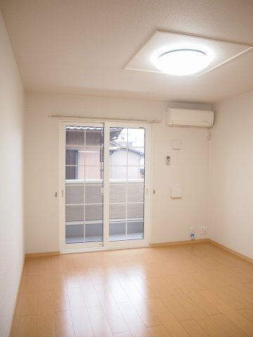 グレイシャス　プラスの居間・リビング