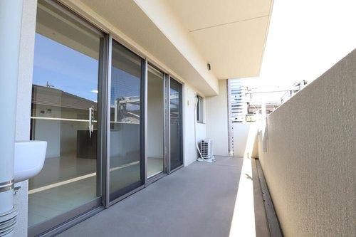 アルファステイツ城乾西八代のバルコニー|東側バルコニー