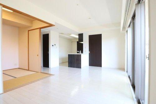 アルファステイツ城乾西八代の居間・リビング|LDK