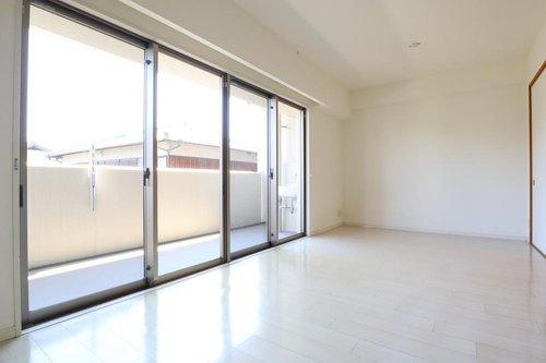 アルファステイツ城乾西八代の居間・リビング|LDK