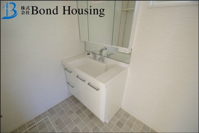 LDKは広々約19.5帖・お車2台駐車可　塩屋町4丁目　全2棟　2号棟のその他