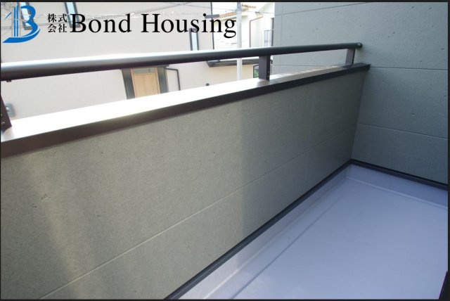 LDKは広々約19.5帖・お車2台駐車可　塩屋町4丁目　全2棟　2号棟のバルコニー