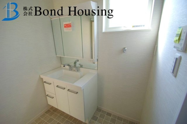 JR塩屋駅徒歩6分・オール電化住宅　塩屋町4丁目　全2棟　1号棟の独立洗面台