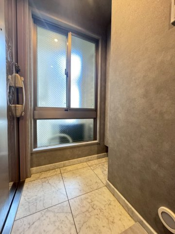 ３沿線利用可能◆２０２４年８月リノベーション済み２ＬＤＫ◆アルス四条室町Ｄ-ｓｔｙｌｅの玄関|玄関