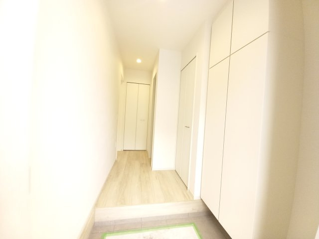 水戸市本町　1期の玄関|白を基調とした明るく清潔感のある玄関です♪