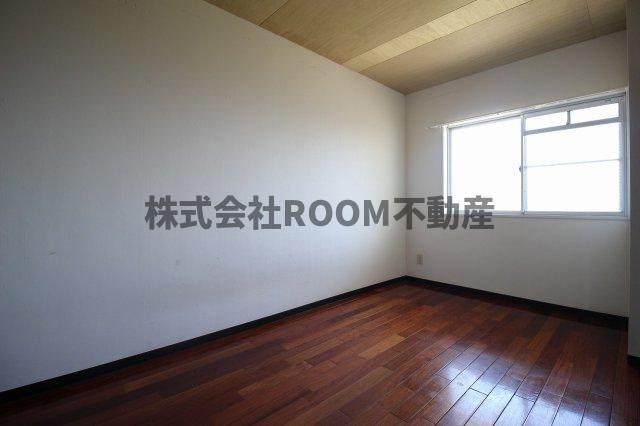 メゾンド都原の洋室|落ち着いた色調の洋室です