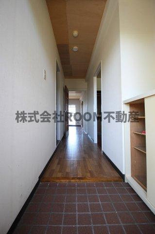 メゾンド都原の玄関|明るい玄関です