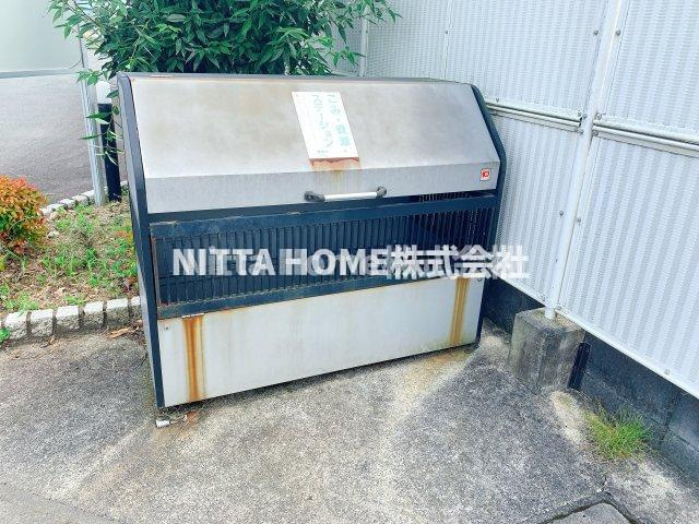 豊岡市日高町土居のアパートのその他共用部分|敷地内ごみ捨て場も完備！
