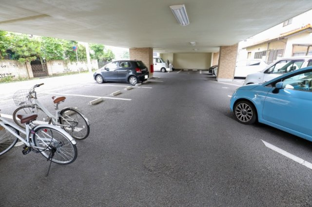 en Reve（アン・レーヴ）－夢の中へ－の駐車場