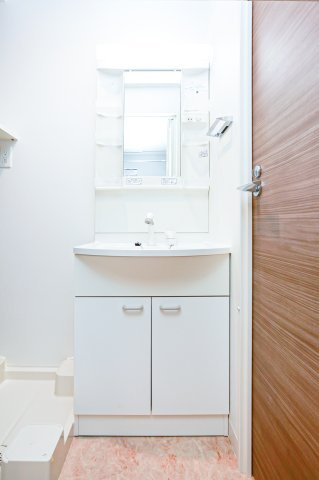 サヴォイ ラ・サブリエール　2階の洗面所|別号室のものになります。現状優先。