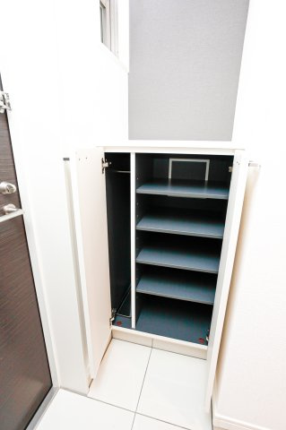 サヴォイ ラ・サブリエール　2階の収納|別号室のものになります。現状優先。