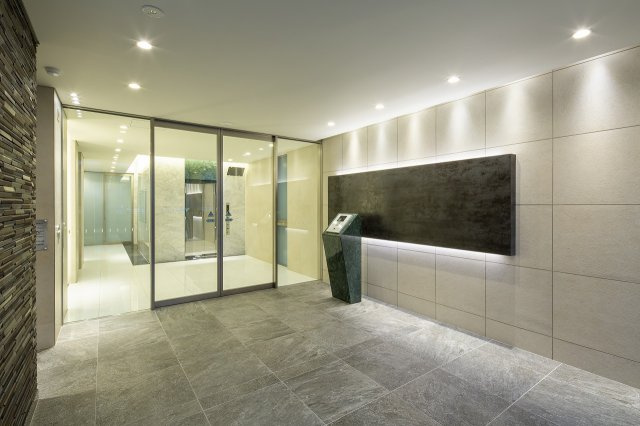 サヴォイ ラ・サブリエール　2階のエントランス